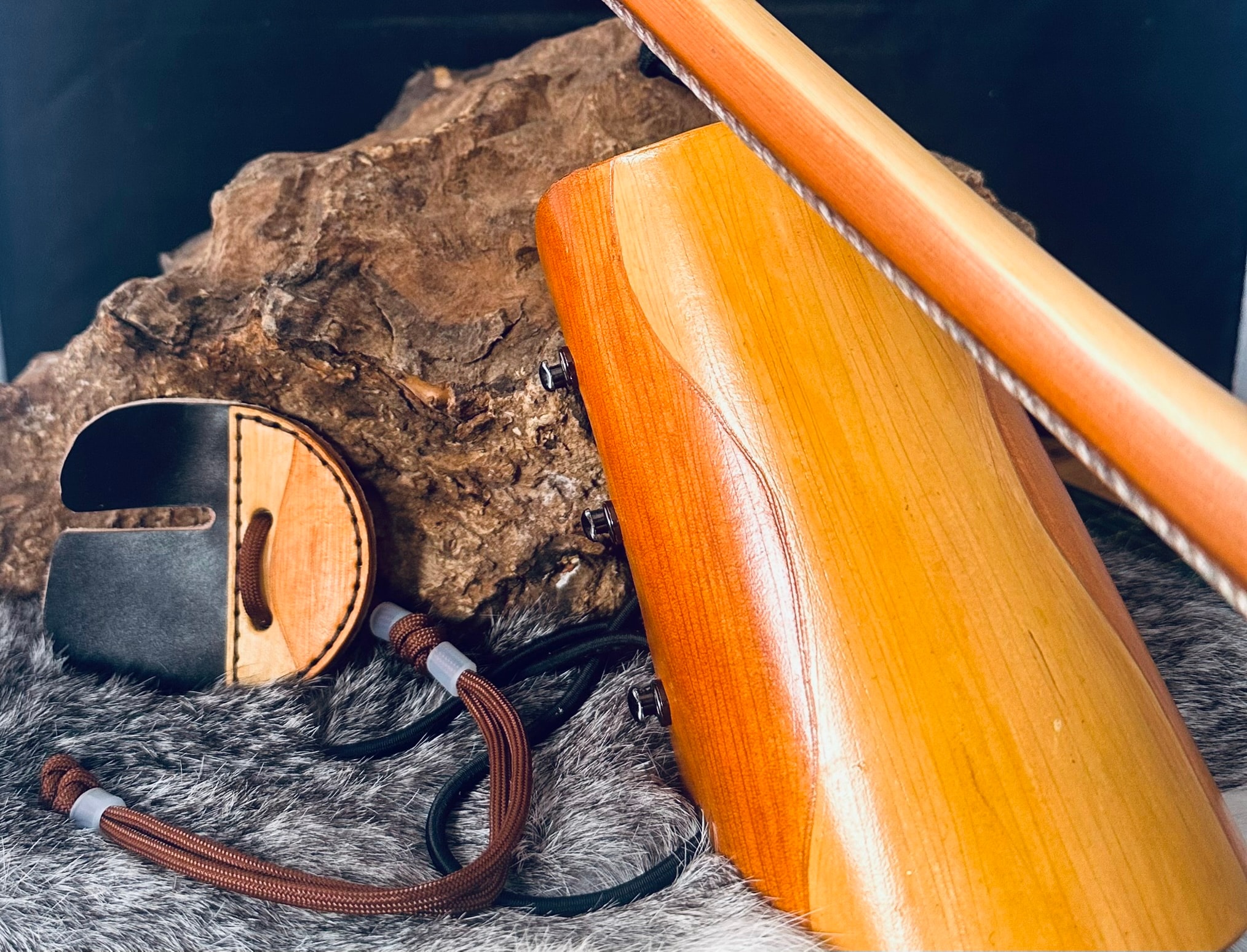 Archery Bracer - Yew